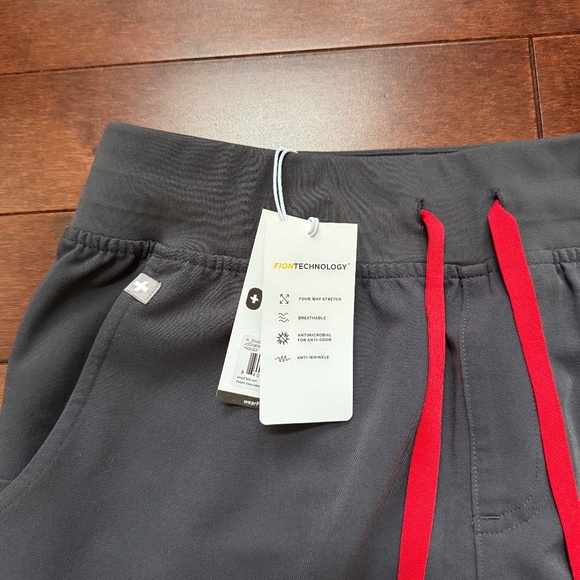 NWT Figs FIONx Zamora Jogger Charcoal Scrub Pants - Picture 2 of 6